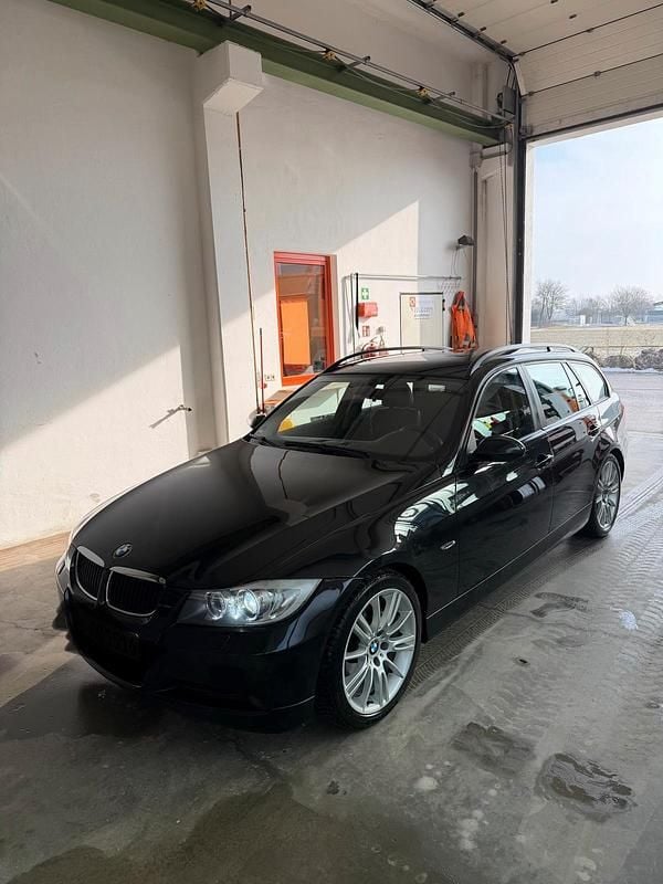 Schwarz Gebraucht 2007 BMW 320 Kombi | 4.600 € (Fairer Preis) - Bild 1/4