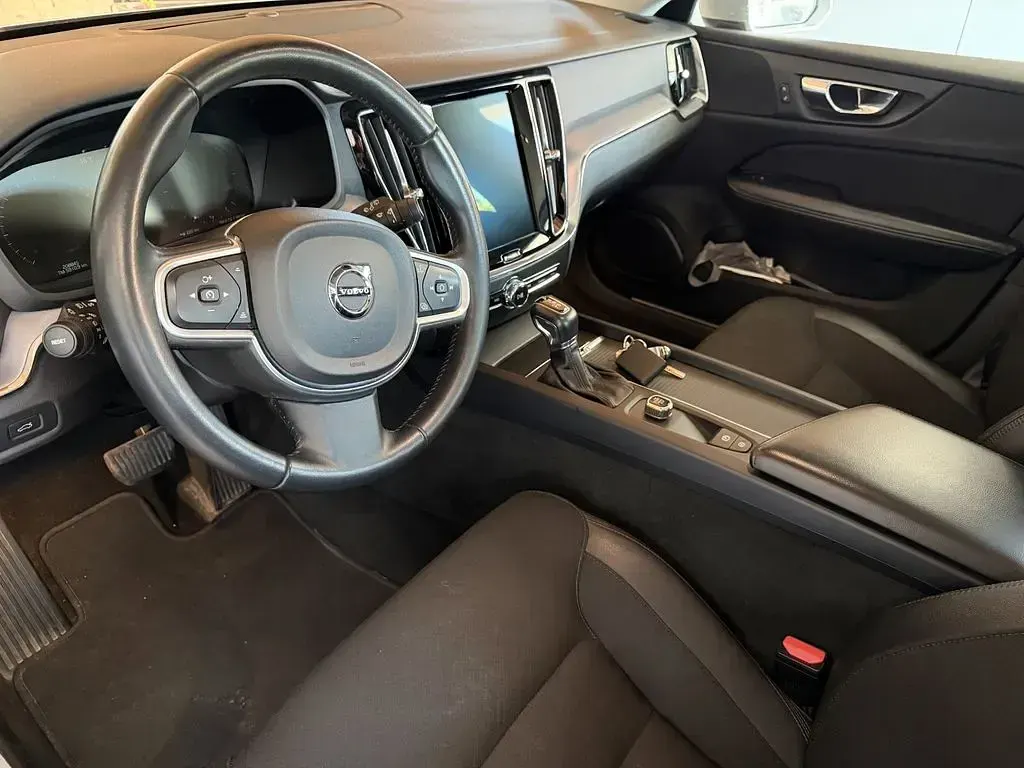 Gebraucht Volvo V60 190 PS (139 kW) 2018 Silber Kombi