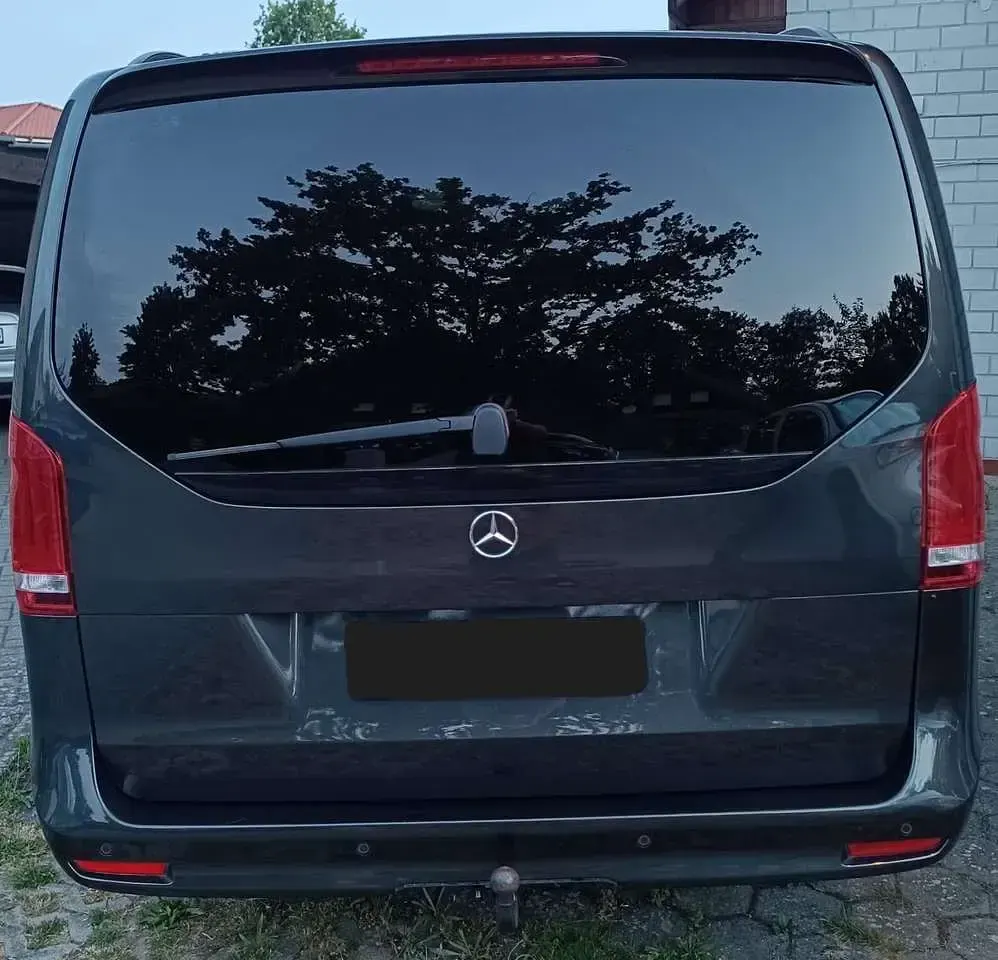 Gebraucht Mercedes V300 Avantgarde Edition 237 PS (174 kW) 2022 Grau Van / Kleinbus