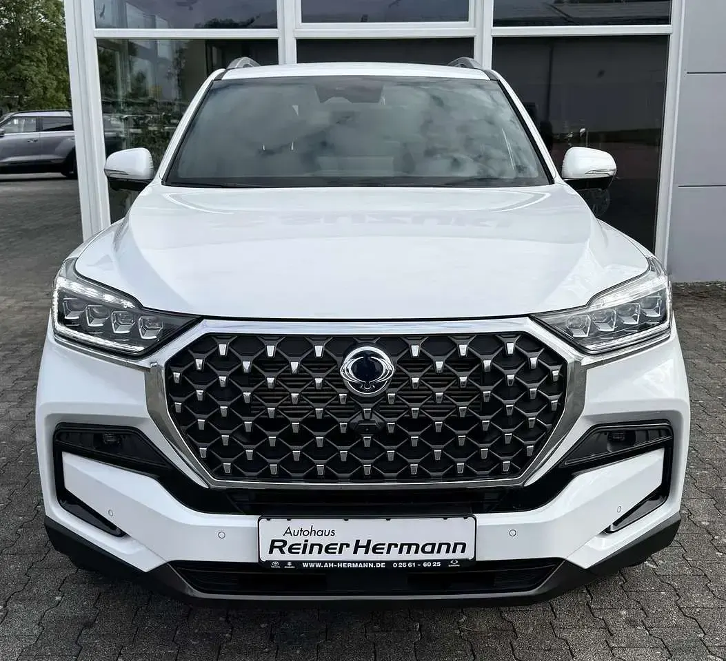 Gebraucht SsangYong Rexton Sapphire 201 PS (147 kW) 2023 Silky white pearl metallic SUV