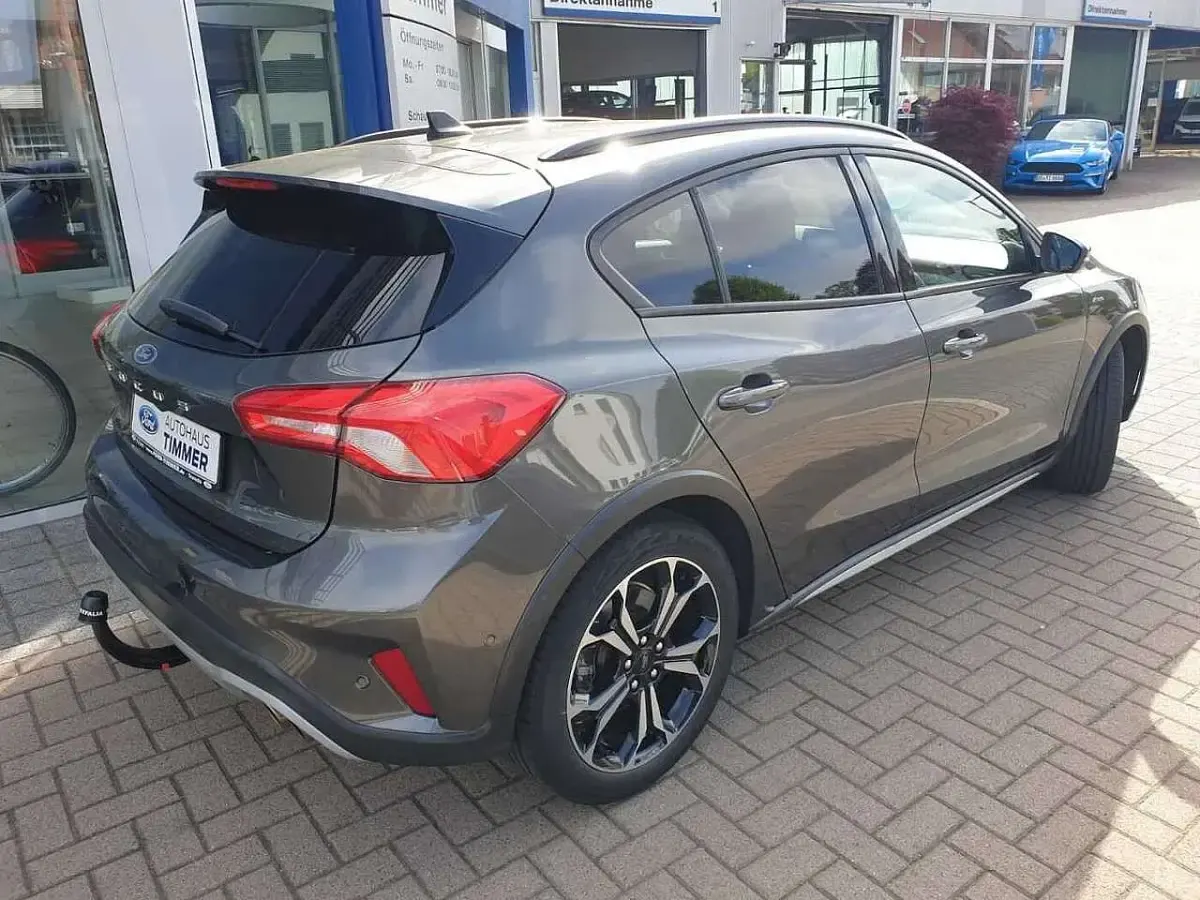 Używany Ford Focus Active 150 KM (110 kW) 2019 Szary Sedan/Limuzyna