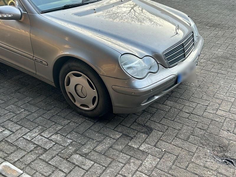 Gebraucht Mercedes C200 Classic 122 PS (89 kW) 2004 Silber Kombi