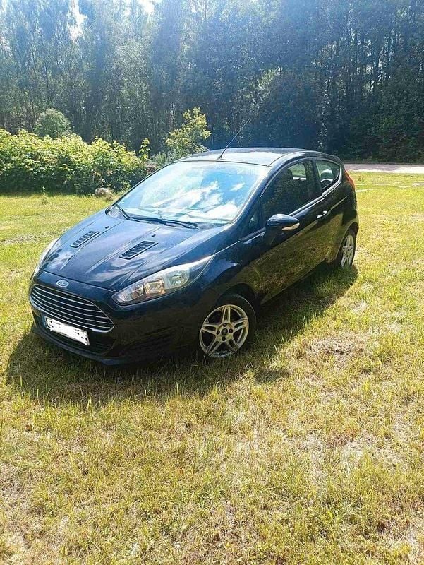 Schwarz Gebraucht 2016 Ford Fiesta SYNC Edition Kleinwagen | 4.500 € (Guter Preis) - Bild 1/4