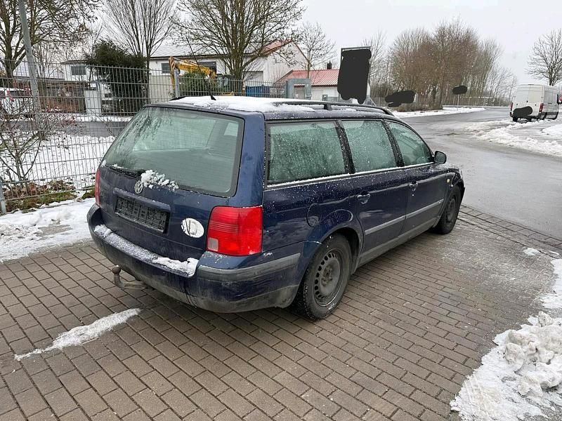 Gebraucht VW Passat 116 PS (85 kW) 1999 Blau Kombi