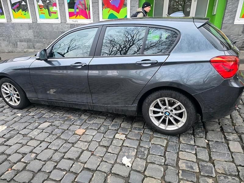 Gebraucht BMW 118 150 PS (110 kW) 2017 Grau Kleinwagen