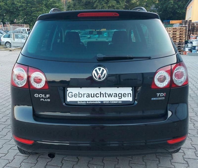 Gebraucht VW Golf VII Match 105 PS (77 kW) 2013 Schwarz Limousine