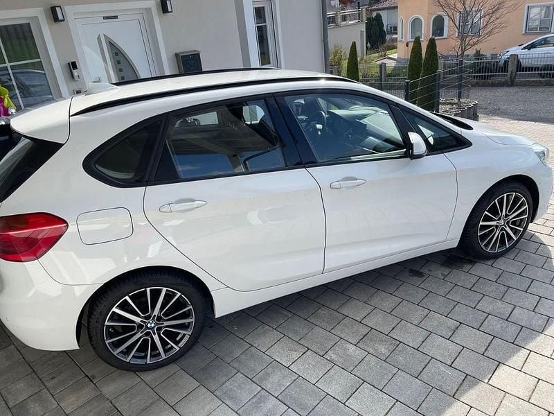 Gebraucht BMW 216 Active Tourer Efficient Dynamics 109 PS (80 kW) 2019 Weiß Van / Kleinbus