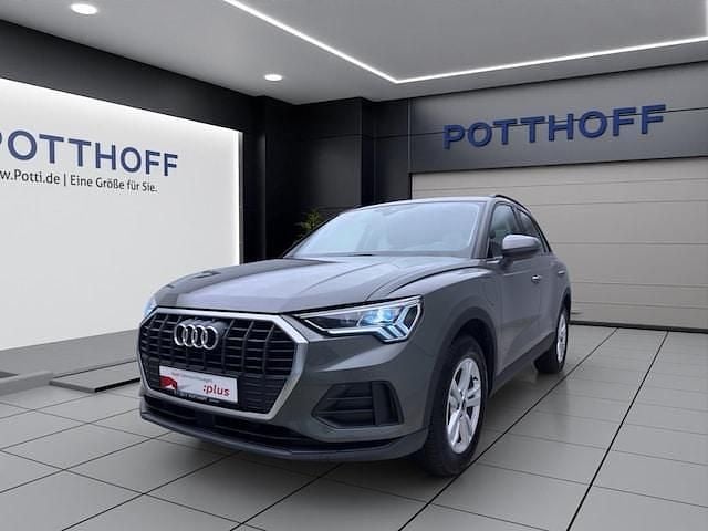 Chronosgrau metallic Gebraucht 2022 Audi Q3 Ambiente SUV | 24.750 € (Superpreis) - Bild 1/4