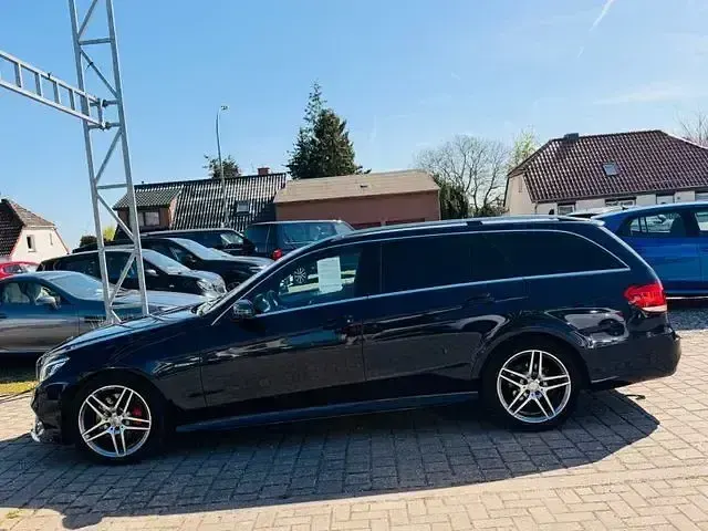Gebraucht Mercedes E350 AMG 258 PS (189 kW) 2016 Blau Kombi
