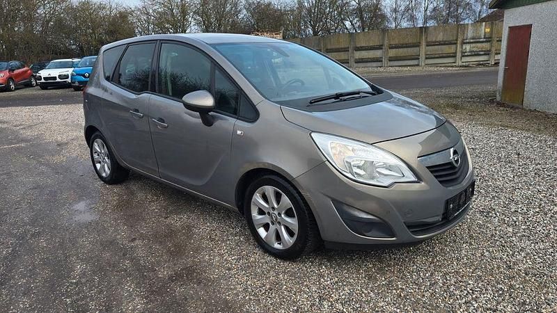 Gebraucht Opel Meriva Design Edition 95 PS (69 kW) 2011 Braun Van / Kleinbus