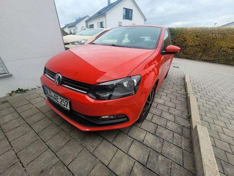 Rot Gebraucht 2015 VW Polo Allstar Limousine | 8.900 € (Etwas zu teuer) - Bild 1/4