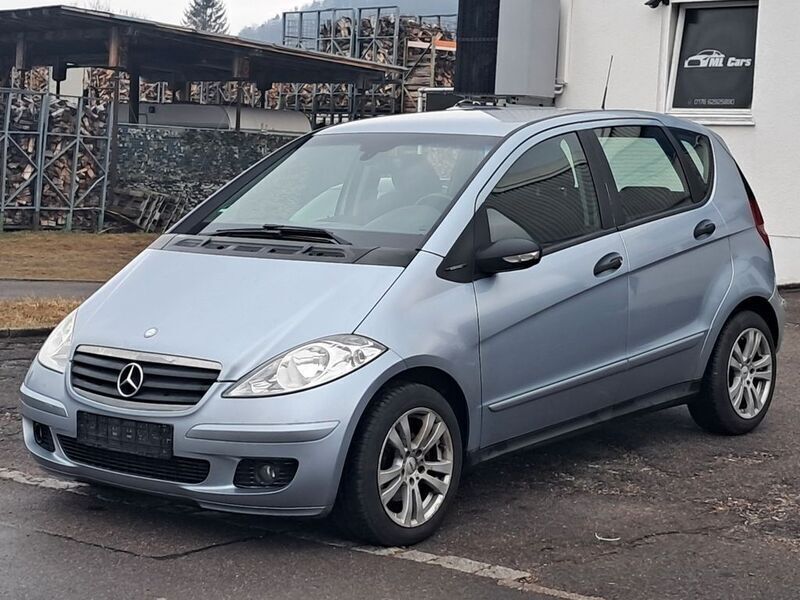 Blau Gebraucht 2006 Mercedes A180 Elegance Limousine | 1.900 € (Fairer Preis) - Bild 1/4