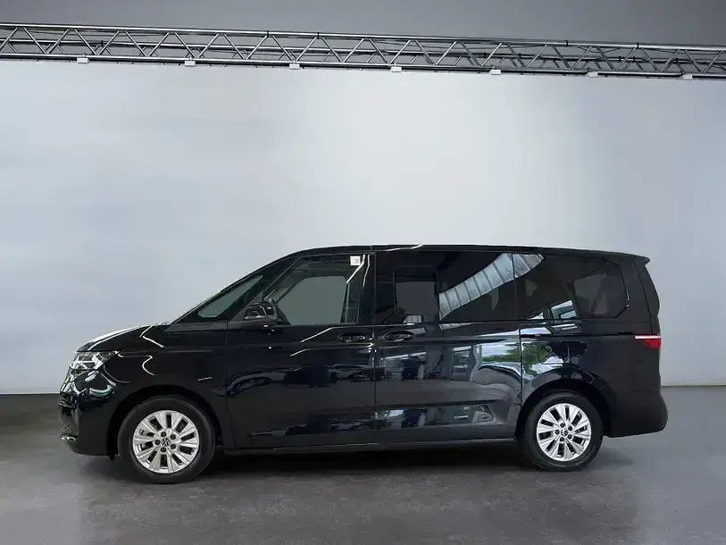 Gebraucht VW Multivan Life 218 PS (160 kW) 2022 Deep black perleffekt Van / Kleinbus
