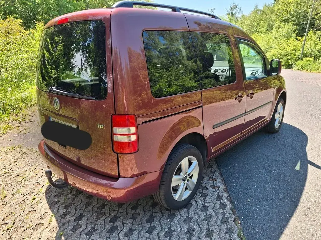 Gebraucht VW Caddy Edition 102 PS (75 kW) 2011 Rot Van / Kleinbus