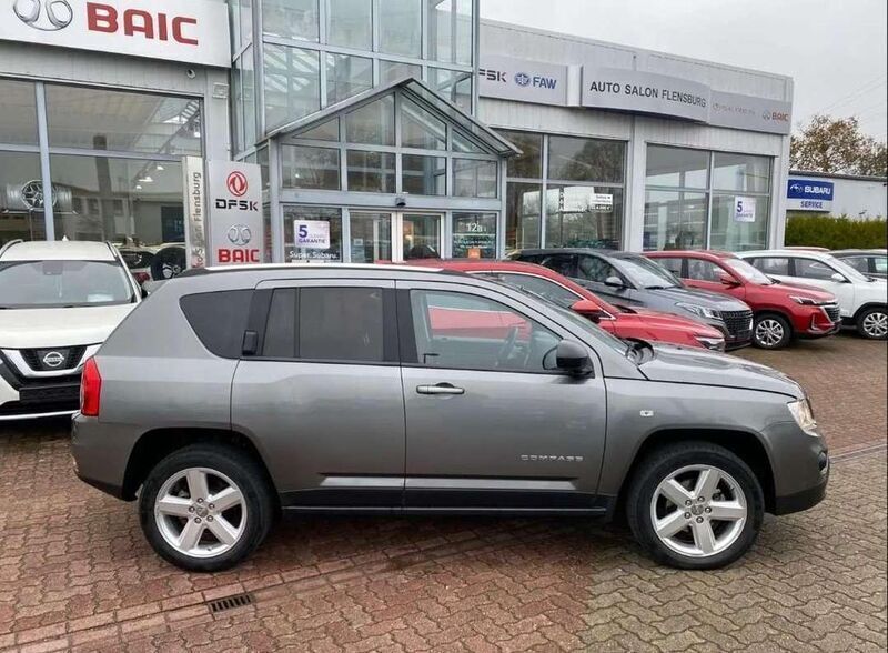 Gebraucht Jeep Compass Limited 136 PS (100 kW) 2015 Mineral gray met. clear coat SUV