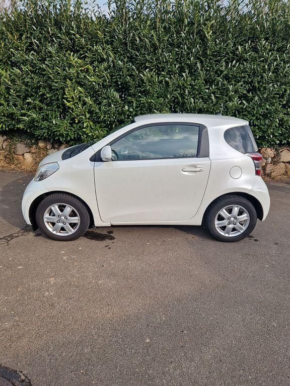 Gebraucht Toyota iQ 90 PS (66 kW) 2010 Weiß Kleinwagen