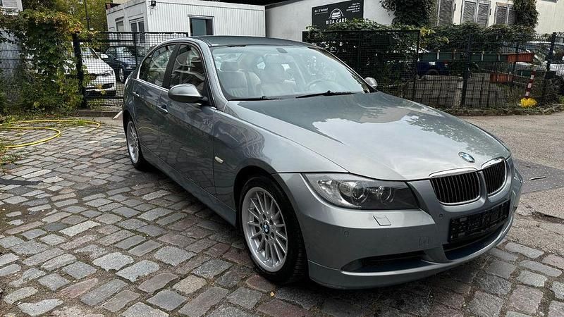 Gebraucht BMW 325 Sport Line 218 PS (160 kW) 2005 Grau Limousine