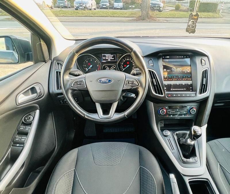 Gebraucht Ford Focus 120 PS (88 kW) 2016 Grau Kombi