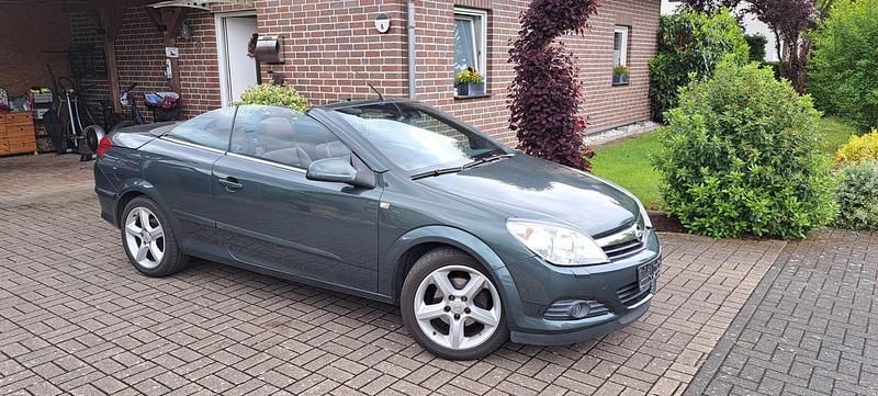Grün Gebraucht 2008 Opel Astra Cabriolet Cabrio | 4.400 € (Fairer Preis) - Bild 1/4