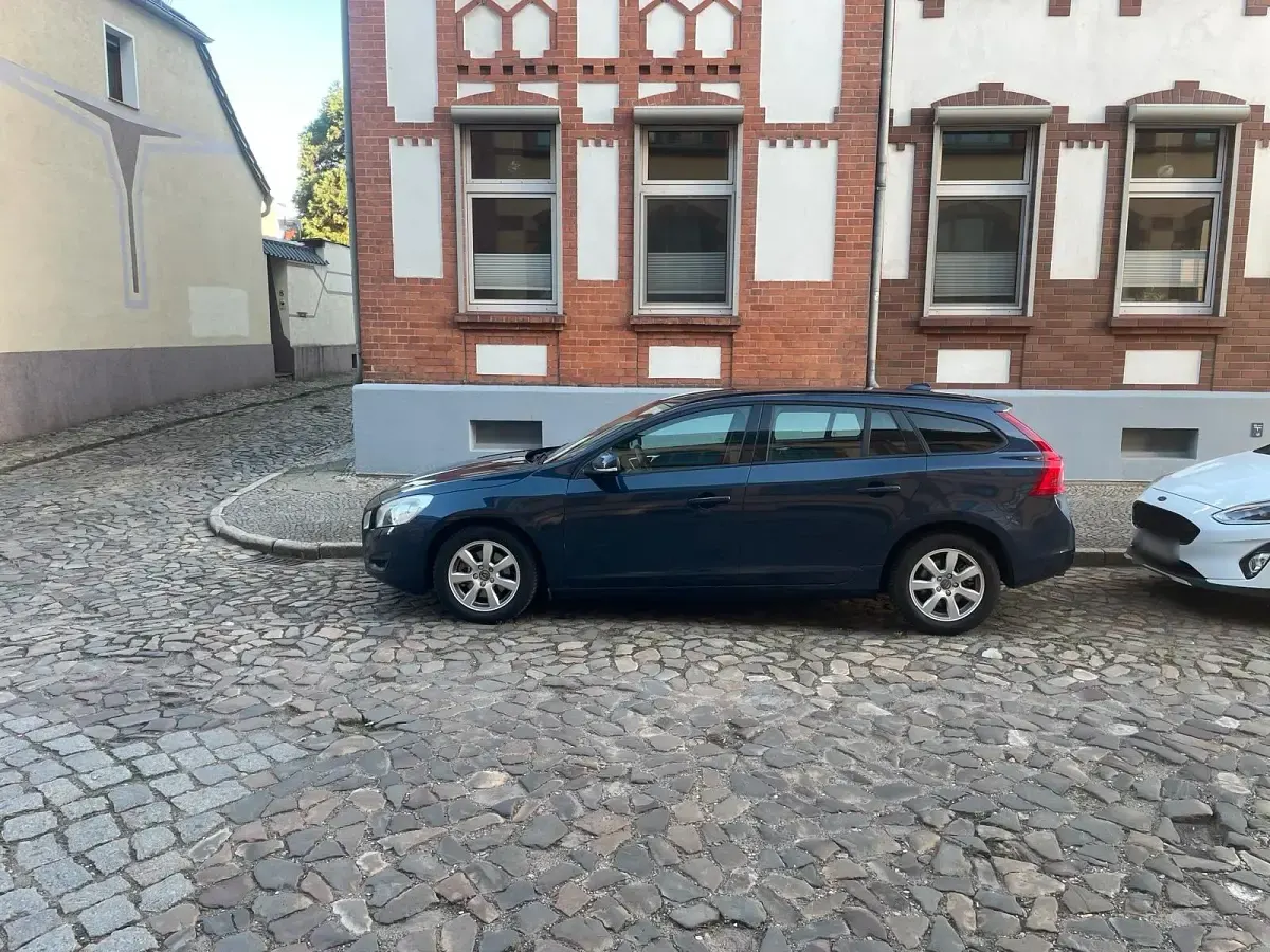 Gebraucht Volvo V60 136 PS (100 kW) 2013 Blau Kombi