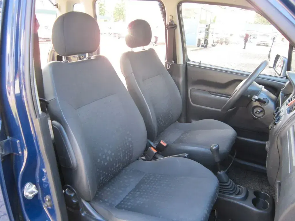 Gebraucht Opel Agila 60 PS (44 kW) 2006 Blau Van / Kleinbus