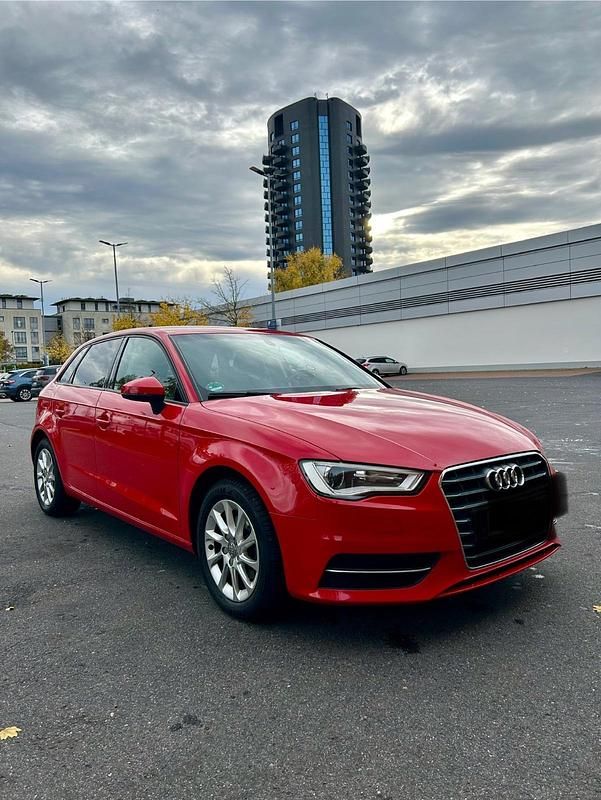 Rot Gebraucht 2015 Audi A3 Attraction Kombi | 9.999 € (Fairer Preis) - Bild 1/4