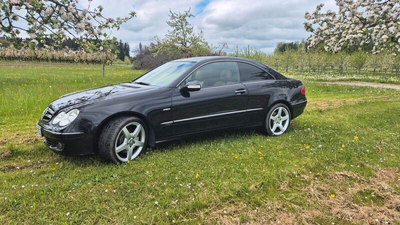 Schwarz Gebraucht 2009 Mercedes CLK200 Avantgarde Coupé | 9.950 € (Guter Preis) - Bild 1/4