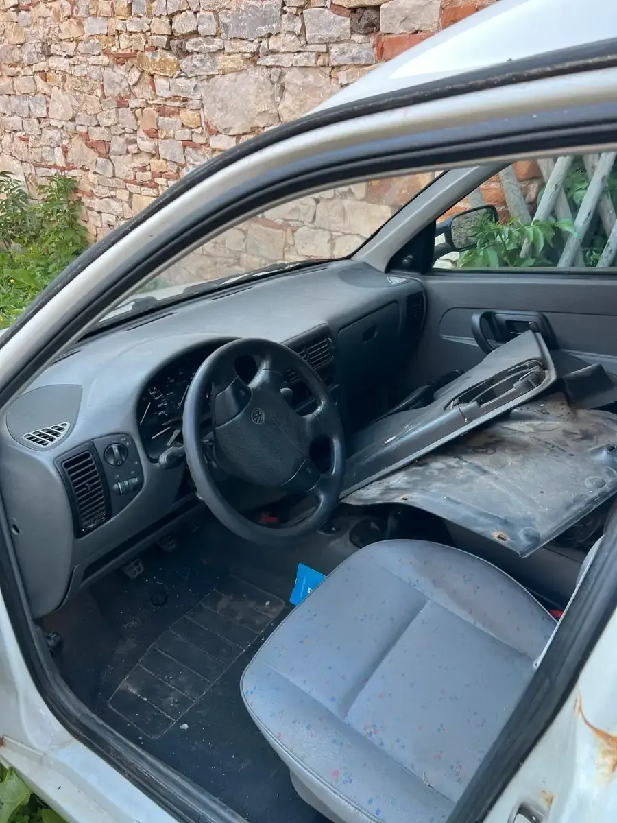 Gebraucht VW Caddy 64 PS (47 kW) 2002 Weiß Van / Kleinbus