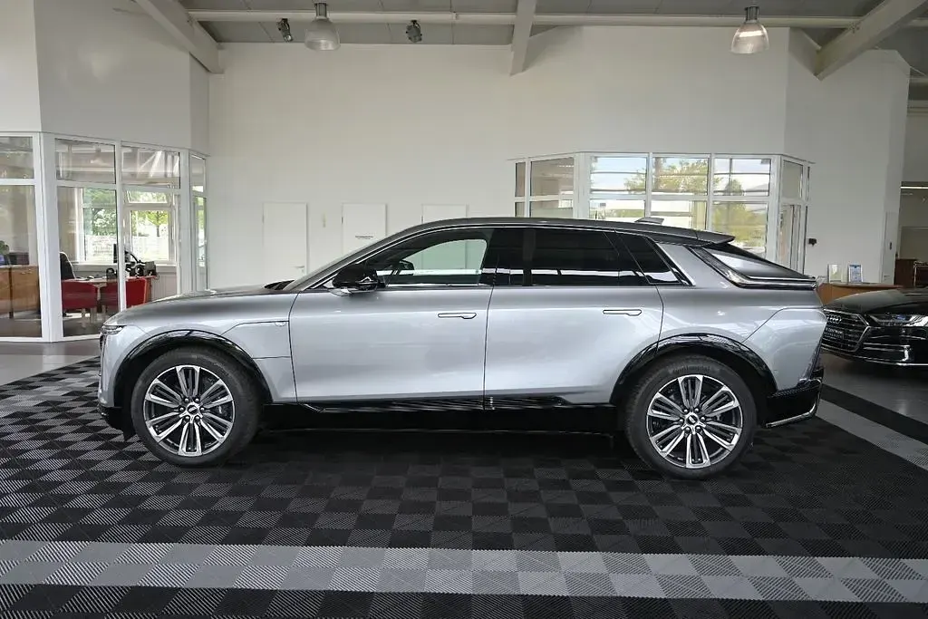 Gebraucht Cadillac LYRIQ 388 kW (528 PS) 2024 Silber SUV