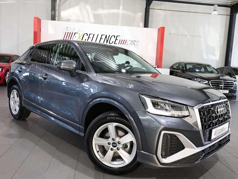 Gebraucht Audi Q2 S-Line 116 PS (85 kW) 2024 Grau SUV