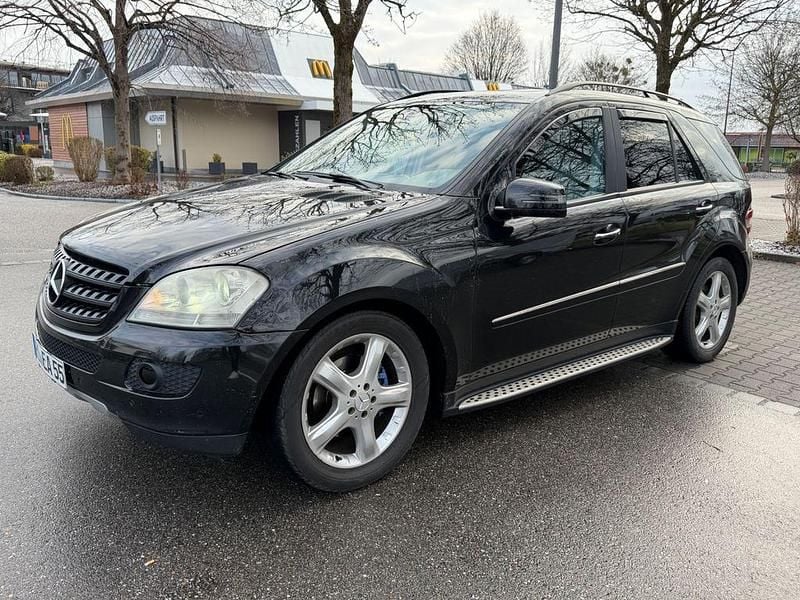 Gebraucht Mercedes ML320 224 PS (164 kW) 2007 Schwarz SUV