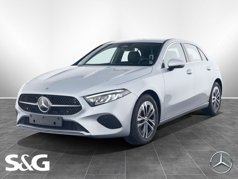 Silber Gebraucht 2024 Mercedes A180 Progressive Kleinwagen | 28.490 € (Guter Preis) - Bild 1/4