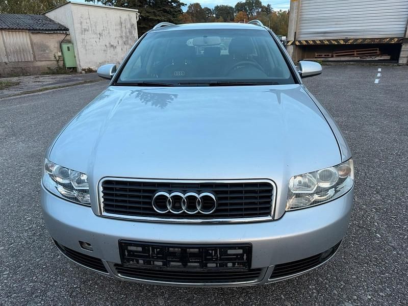 Silber Gebraucht 2004 Audi A4 Kombi | 2.250 € (Fairer Preis) - Bild 1/4