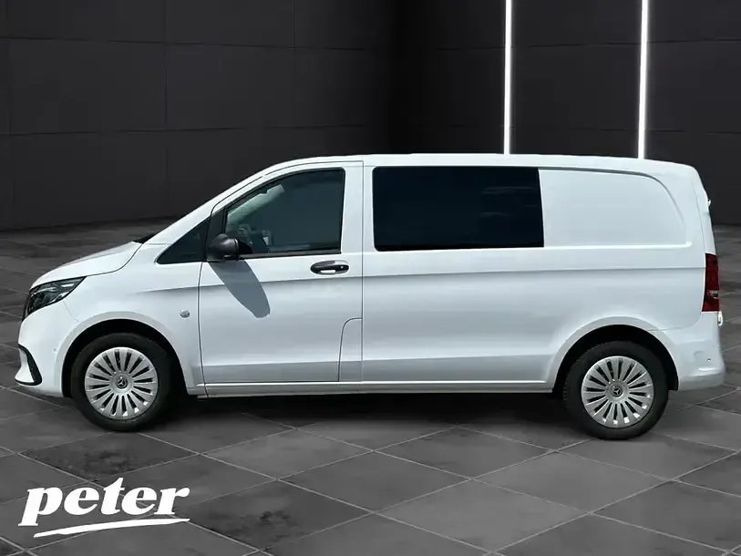 Gebraucht Mercedes Vito 190 PS (139 kW) 2024 Arktikweiß Van