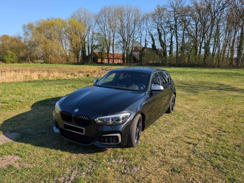 Schwarz Gebraucht 2023 BMW M140 M Sport Limousine | 33.500 € - Bild 1/4