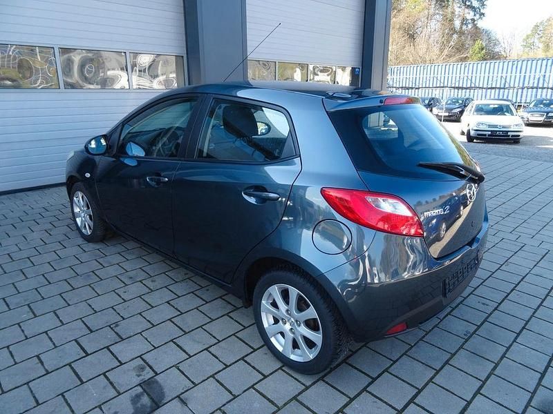 Gebraucht Mazda 2 Active 84 PS (61 kW) 2011 Grau Kleinwagen