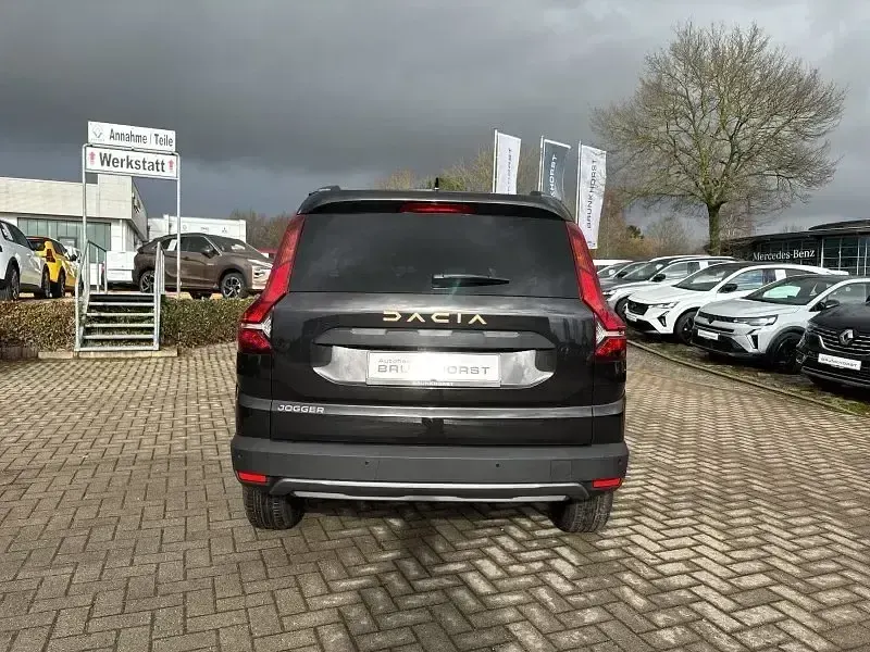 Neu Dacia Jogger Extreme 110 PS (80 kW) 2025 Schwarz Van / Kleinbus