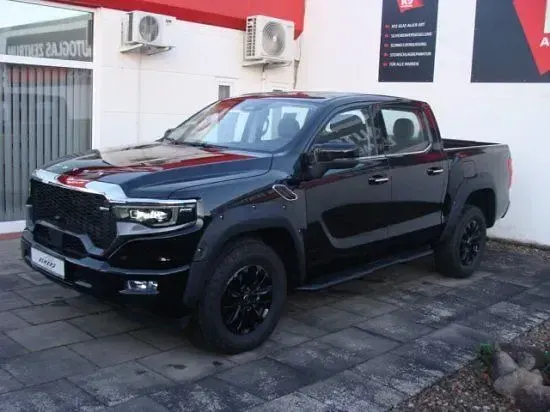 Neu Foton 4 159 PS (116 kW) 2025 Schwarz SUV