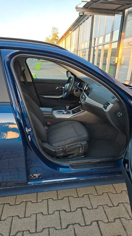 Gebraucht BMW 318 Advantage 156 PS (114 kW) 2021 Blau Kombi