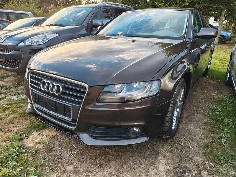 Gebraucht Audi A4 Attraction 143 PS (105 kW) 2010 Braun Limousine