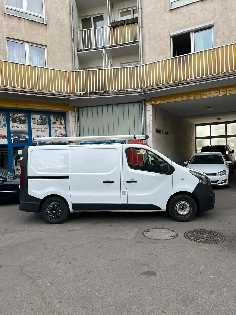 Gebraucht Opel Vivaro 114 PS (83 kW) 2015 Weiß Van / Kleinbus