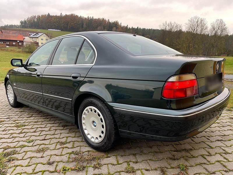 Second-hand BMW 520 125 CP (91 kW) 2000 Verde Berlinǎ