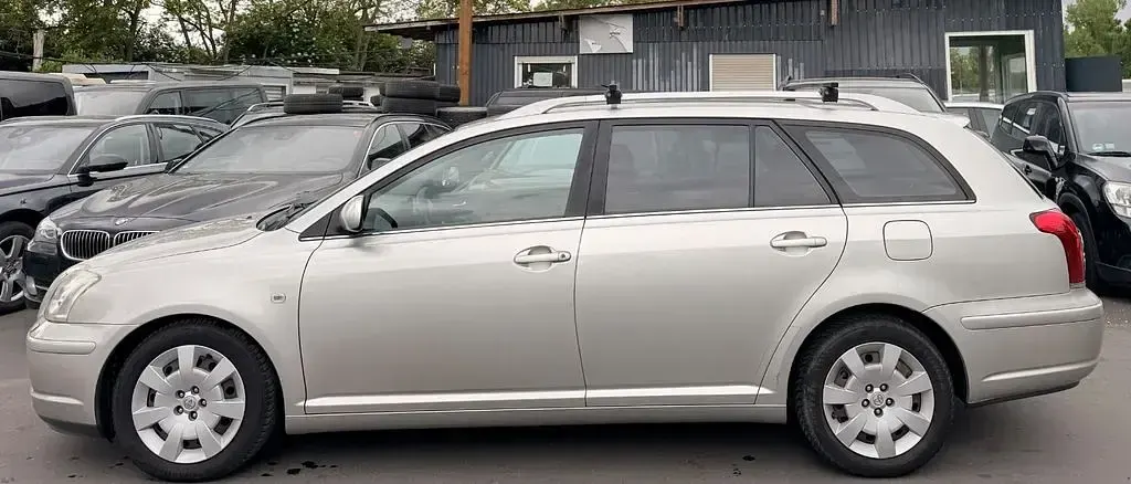 Gebraucht Toyota Avensis 129 PS (94 kW) 2004 Silber Kombi