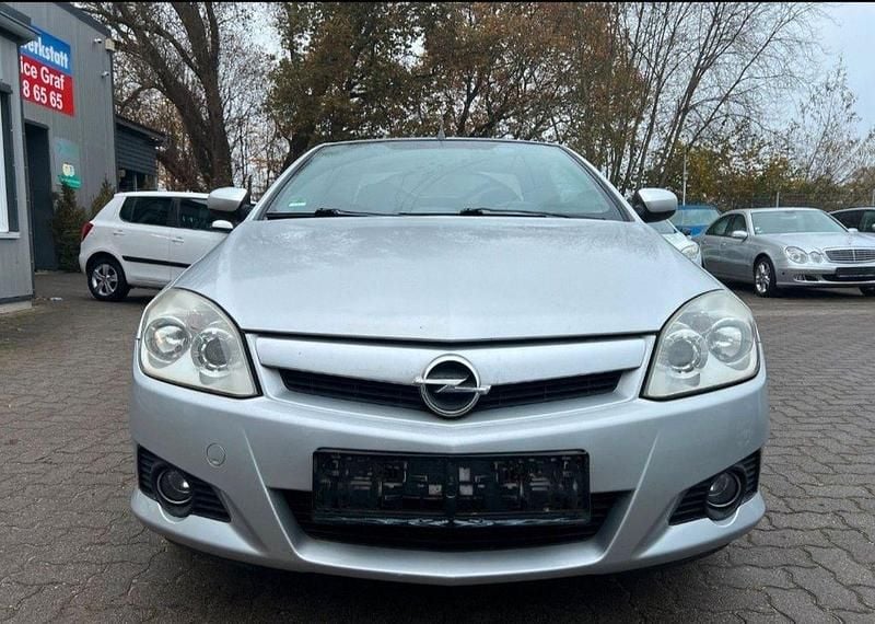 Gebraucht Opel Tigra Sport 125 PS (91 kW) 2004 Silber Cabrio