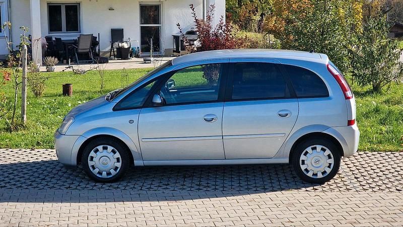 Gebraucht Opel Meriva 101 PS (74 kW) 2005 Silber Van / Kleinbus