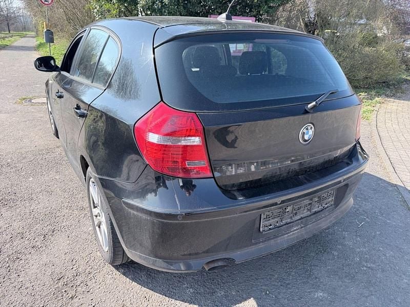 Gebraucht BMW 118 Advantage 143 PS (105 kW) 2010 Schwarz Kleinwagen