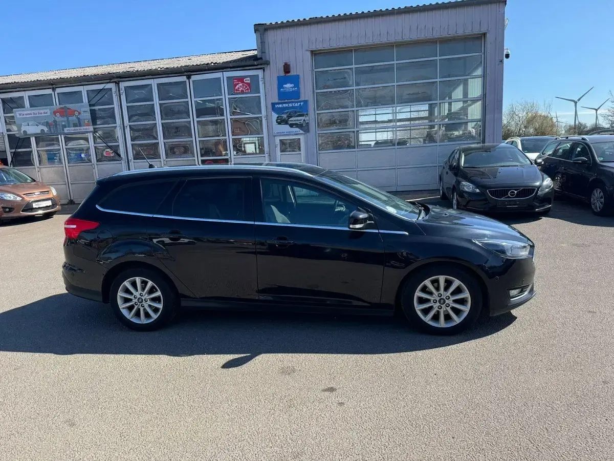 Używany Ford Focus Titanium 120 KM (88 kW) 2018 Czarny Kombi
