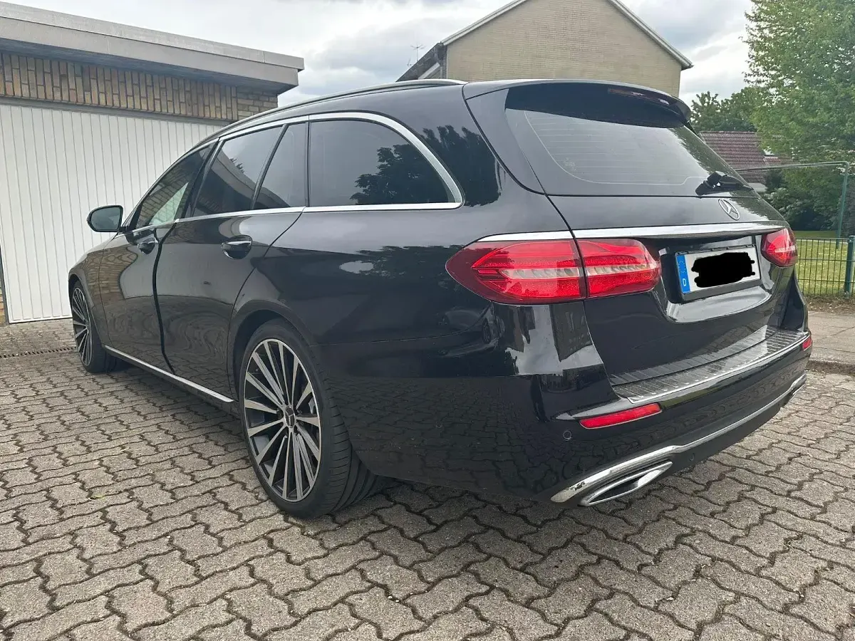 Gebraucht Mercedes E220 194 PS (142 kW) 2016 Schwarz Kombi