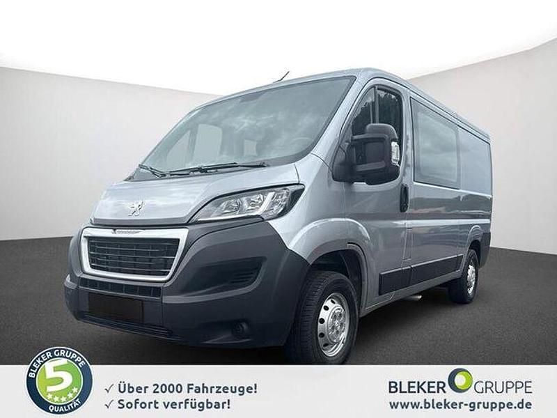 Grau Gebraucht 2024 Peugeot Boxer Van | 31.580 € (Teuer) - Bild 1/4