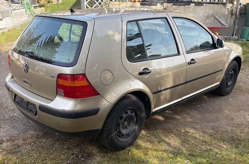 Gebraucht VW Golf IV Comfortline 102 PS (75 kW) 2000 Beige Limousine